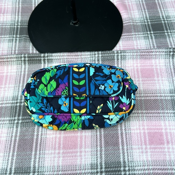 Vera Bradly makeup case - Picture 2 of 4